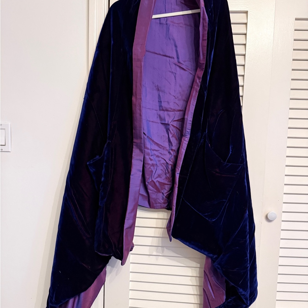 Elegant Velvet Women's Robe in Deep Purple